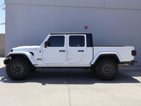 Used 2023 Jeep Gladiator Sport AWD/4WD image 2
