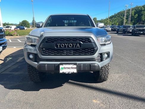 Used 2019 Toyota Tacoma TRD Off-Road AWD/4WD image 5