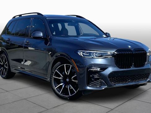 Used 2022 BMW X7 xDrive40i w/ M Sport Package image 3