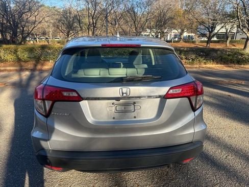 Used 2022 Honda HR-V LX image 5