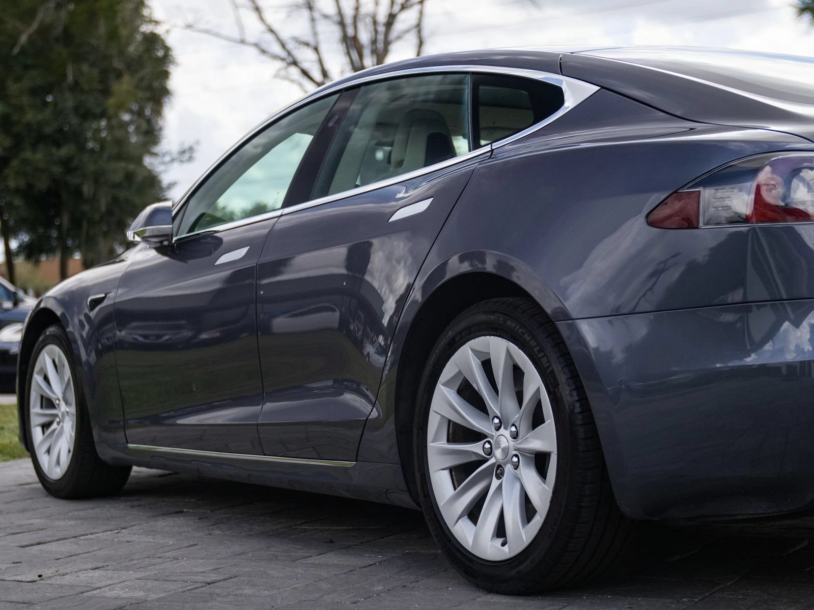 Used 2018 Tesla Model S 75D AWD/4WD image 9