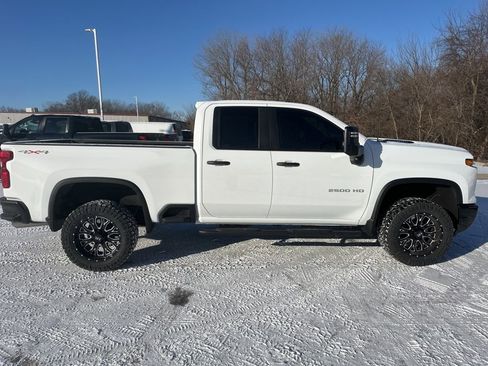 Used 2025 Chevrolet Silverado 2500 Custom w/ Custom Value Package image 6