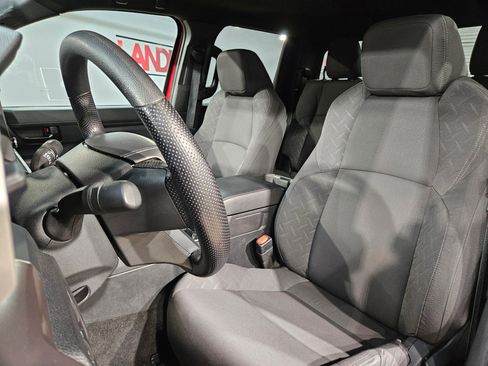 Certified 2025 Toyota Tacoma SR5 AWD/4WD image 24