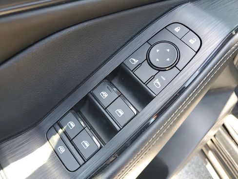 Used 2023 Nissan Rogue SV w/ SV Premium B Package image 29