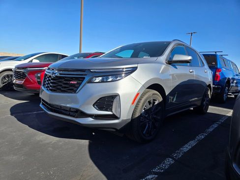 Used 2023 Chevrolet Equinox RS w/ RS Leather Package image 2