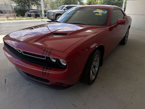 Used 2016 Dodge Challenger SXT RWD image 15