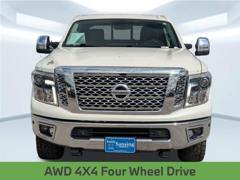 Used 2017 Nissan Titan SL w/ Chrome Package AWD/4WD image 11