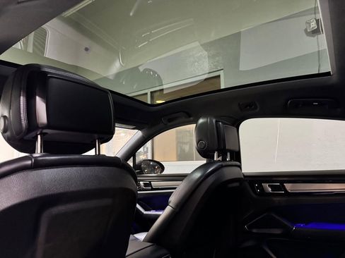 Used 2022 Porsche Cayenne S image 26