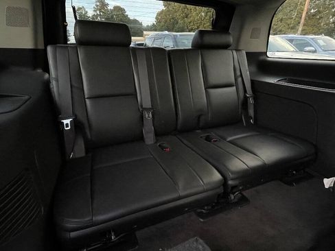 Used 2013 Cadillac Escalade Luxury AWD/4WD image 24