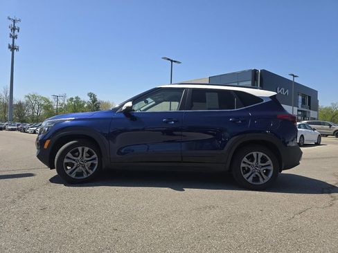 Used 2021 Kia Seltos S AWD/4WD image 11