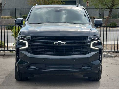 Used 2024 Chevrolet Suburban RST AWD/4WD image 3