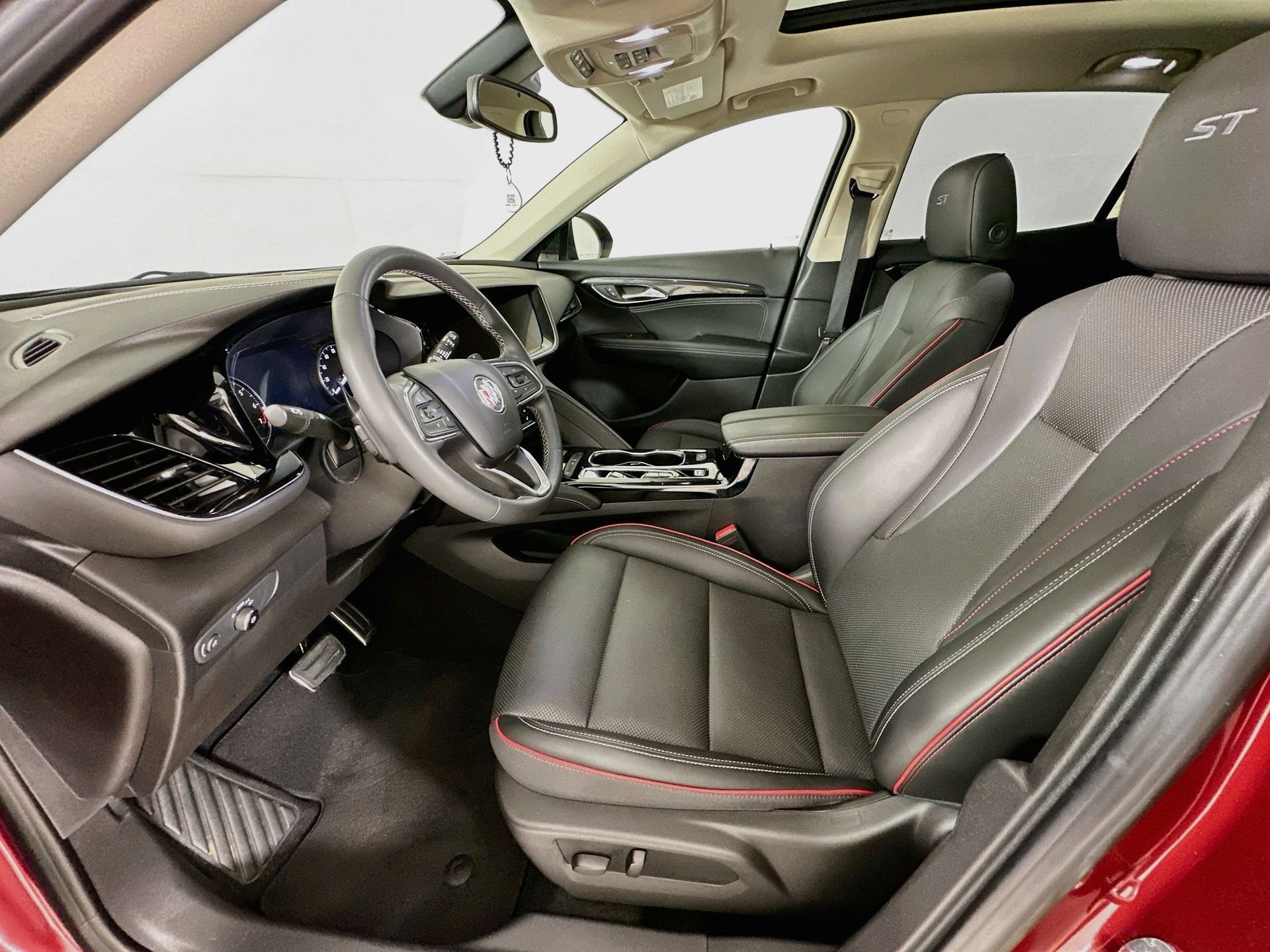 Used 2022 Buick Envision Essence w/ Sport Touring Package FWD image 21