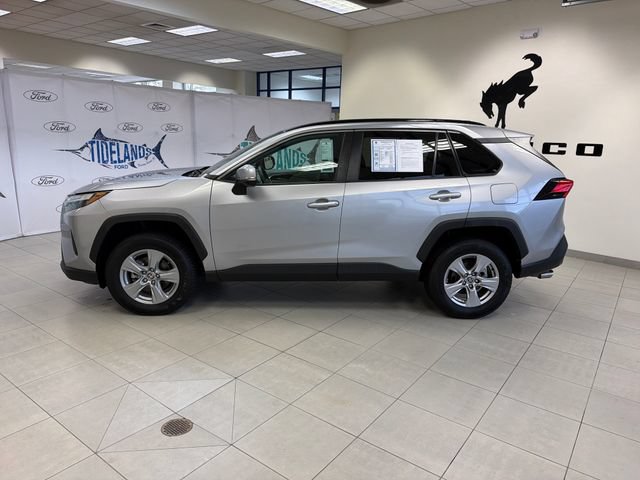 Used 2023 Toyota RAV4 XLE w/ Convenience Package FWD image 4