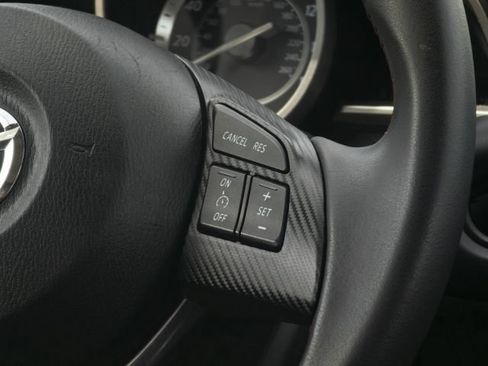 Used 2014 MAZDA MAZDA3 i Touring FWD image 32