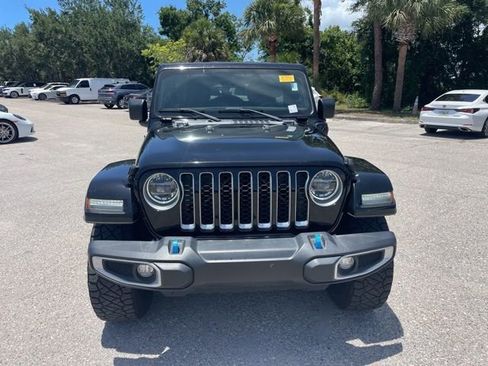 Used 2022 Jeep Wrangler Unlimited Sahara w/ Cold Weather Group AWD/4WD image 6