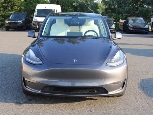 Used 2021 Tesla Model Y Long Range AWD/4WD image 2