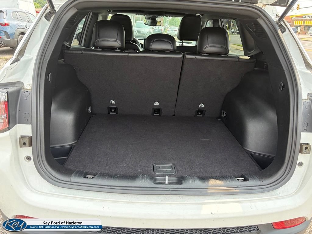 Used 2024 Jeep Compass Latitude AWD/4WD image 16
