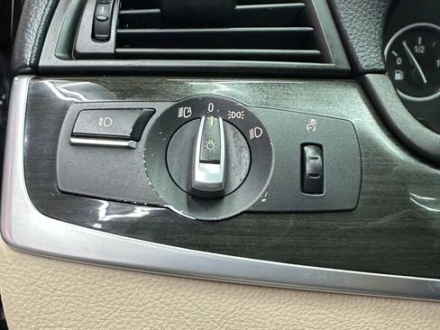 Used 2011 BMW 535i xDrive Sedan image 9