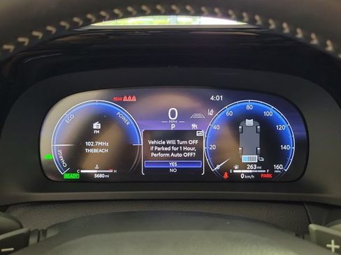 Used 2025 Toyota Crown Signia AWD/4WD image 27