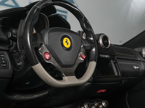 Used 2012 Ferrari California image 6