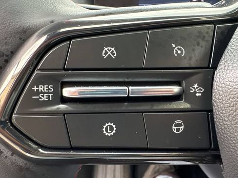 Used 2025 Chevrolet Traverse RS AWD/4WD image 27