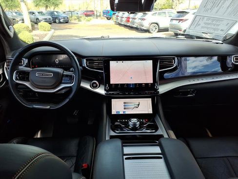 Used 2023 Jeep Grand Wagoneer Series III image 17