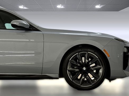 Certified 2023 BMW 740i w/ Parking Assistance Package image 35