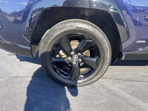 Used 2020 Toyota RAV4 XSE image 11