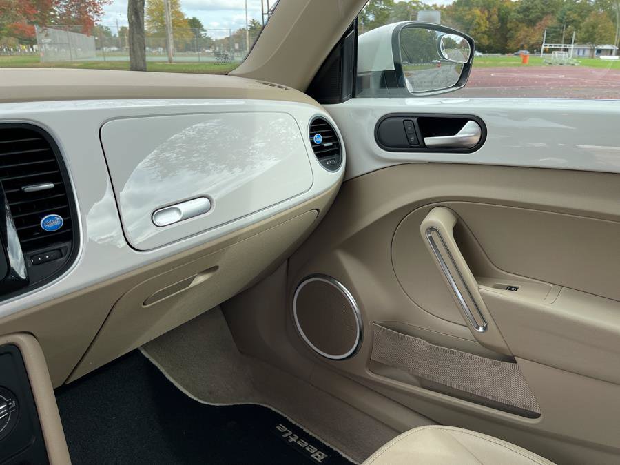 Used 2013 Volkswagen Beetle TDI FWD image 23