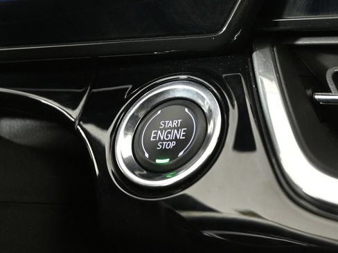 Used 2024 Chevrolet Trax RS FWD image 29
