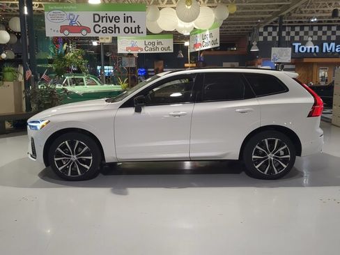 Used 2025 Volvo XC60 B5 Plus AWD/4WD image 11