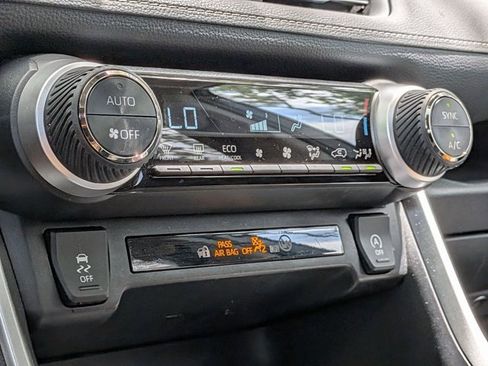 Used 2024 Toyota RAV4 XLE Premium image 8