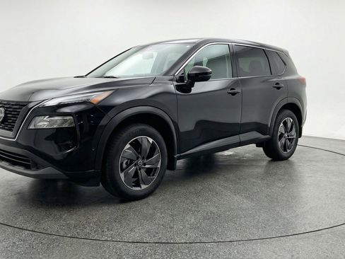 Used 2025 Nissan Rogue SV FWD image 3