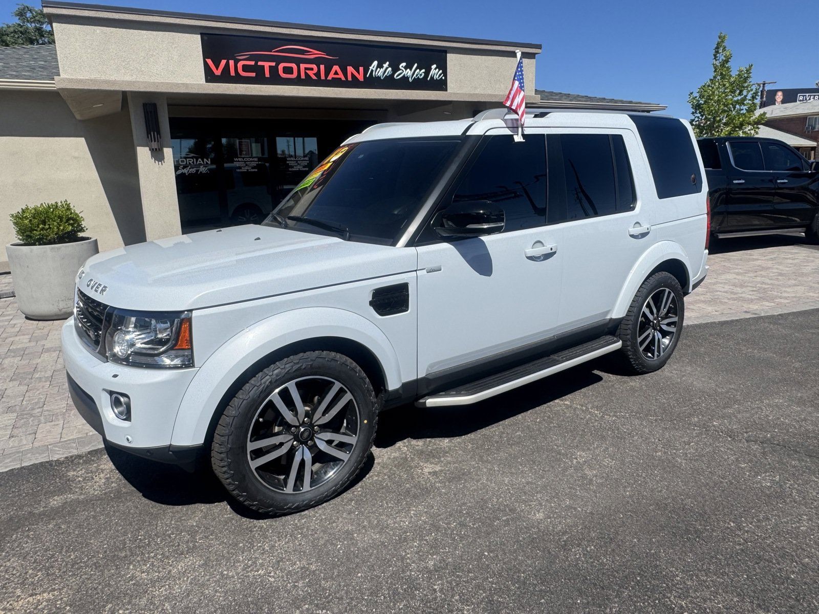 Used 2016 Land Rover LR4 HSE LUX AWD/4WD image 1