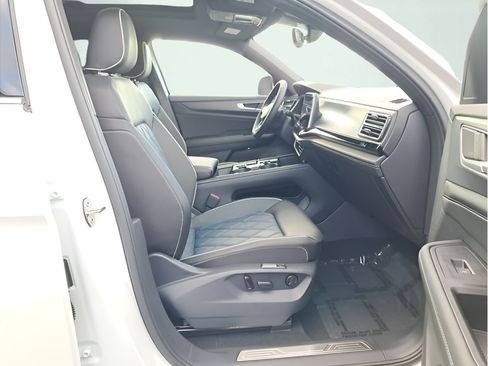 New 2026 Volkswagen Atlas Cross Sport SEL Premium R-Line AWD/4WD image 16