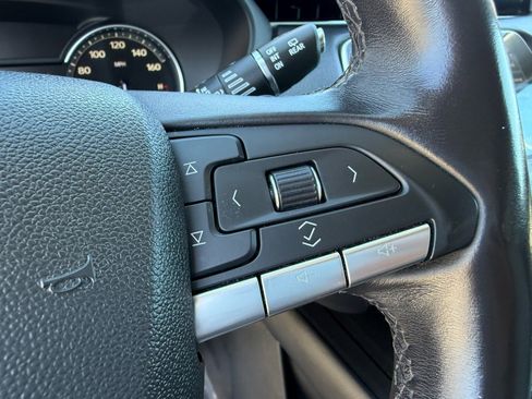 Used 2023 Cadillac XT4 Premium Luxury image 20