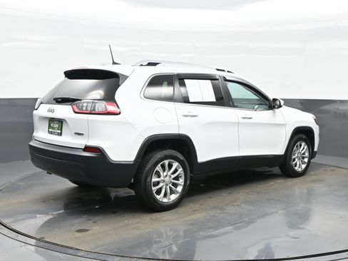 Used 2019 Jeep Cherokee Latitude w/ Cold Weather Group image 6