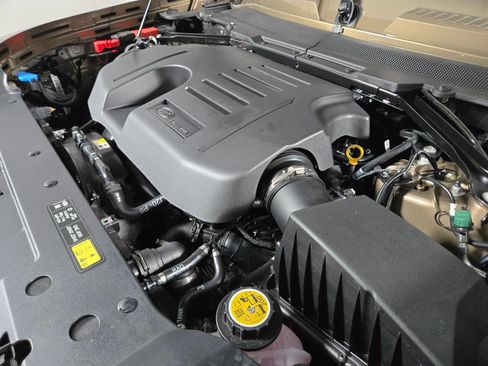 New 2026 Land Rover Defender 110 X-Dynamic SE AWD/4WD image 20