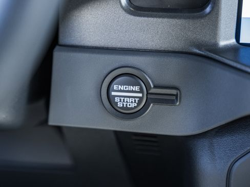 New 2025 Ford Bronco 4-Door image 24