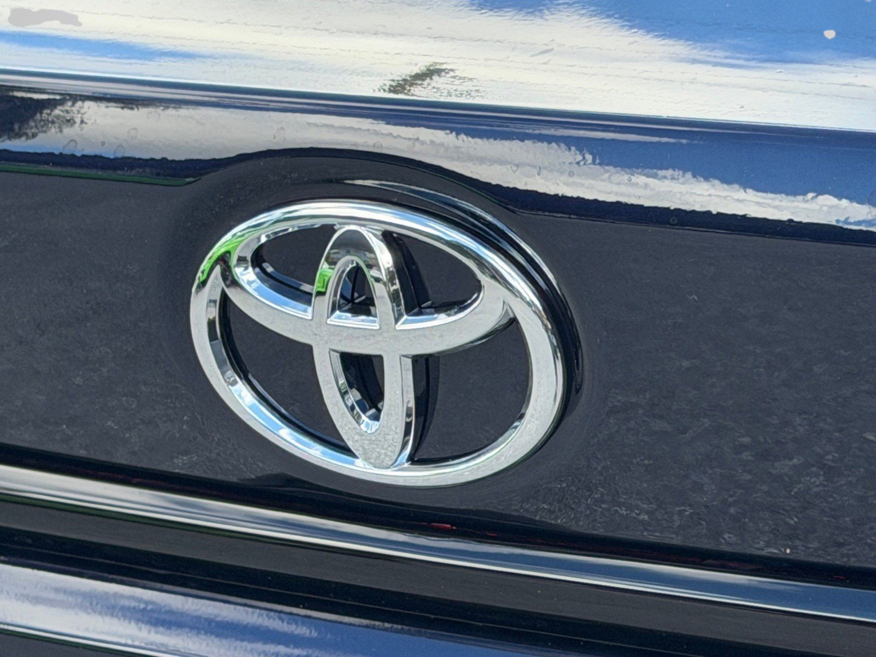 Used 2020 Toyota Corolla LE FWD image 40