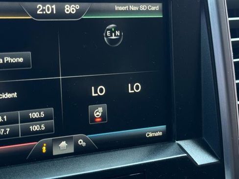 Used 2015 Ford F150 Platinum w/ Equipment Group 701A Luxury RWD image 16