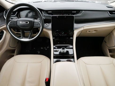 Used 2022 Jeep Grand Cherokee L Limited image 10