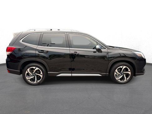 Used 2024 Subaru Forester Touring AWD/4WD image 2