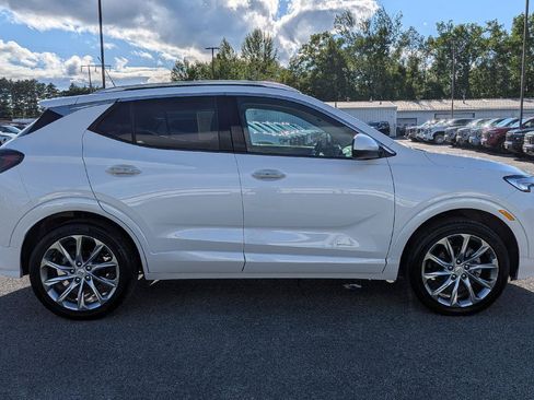 Used 2024 Buick Encore GX Avenir w/ Avenir Convenience Package AWD/4WD image 7