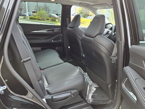New 2026 INFINITI QX60 Luxe w/ Cargo Package image 18