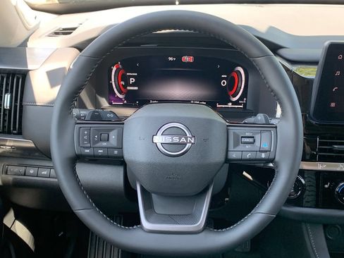 New 2026 Nissan Pathfinder SL w/ SL Premium Package FWD image 9