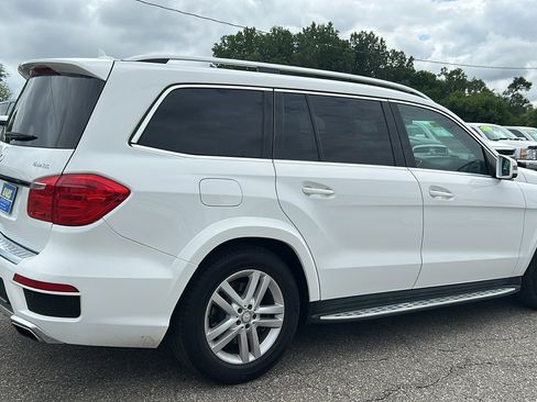 Used 2015 Mercedes-Benz GL 550 4MATIC image 6