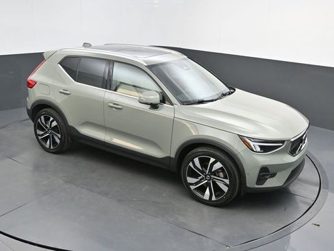 Certified 2023 Volvo XC40 B5 Plus w/ Driver Assist Package image 29