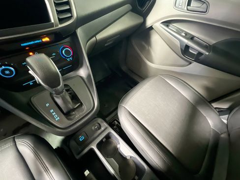 Used 2022 Ford Transit Connect XL image 25