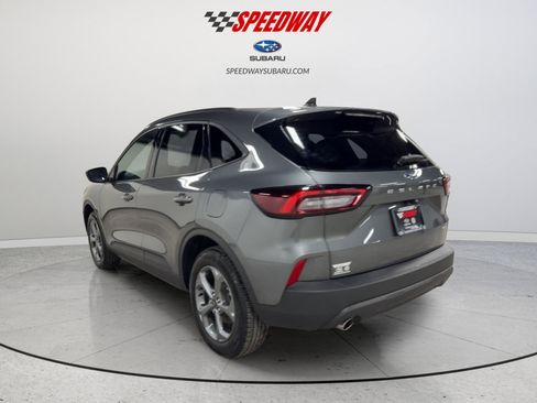 Used 2025 Ford Escape ST-Line image 8